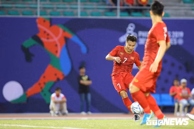 Cầu thủ duy nhất của bầu Đức xuất trận SEA Games là ai? - Hình 2 Cau thu duy nhat cua bau Duc xuat tran SEA Games la ai?-Hinh-2
