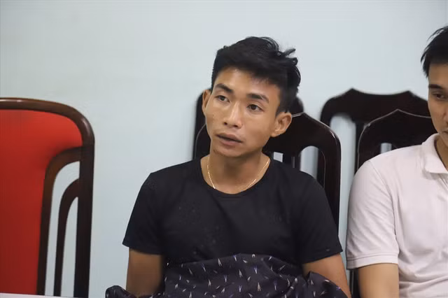 Lời khai lạnh lùng của 2 nghi phạm giết sinh viên 18 tuổi chạy Grabbike Loi khai lanh lung cua 2 nghi pham giet sinh vien 18 tuoi chay Grabbike