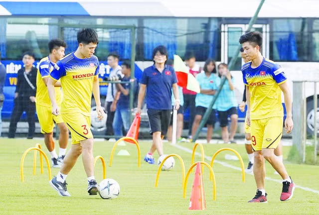 Việt Nam vs Malaysia ngày 10/10: Những khó khăn chất chồng Viet Nam vs Malaysia ngay 10/10: Nhung kho khan chat chong