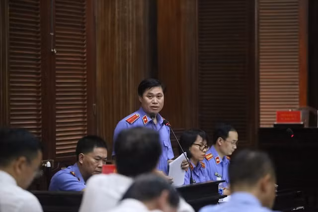 Án nào cho cựu Phó Chủ tịch Nguyễn Thành Tài và 4 đồng phạm trong hôm nay? - Hình 2 An nao cho cuu Pho Chu tich Nguyen Thanh Tai va 4 dong pham trong hom nay?-Hinh-2