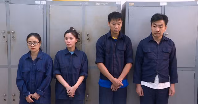 4 cán bộ hải quan Bình Phước bị bắt vì nhận hối lộ 4 can bo hai quan Binh Phuoc bi bat vi nhan hoi lo