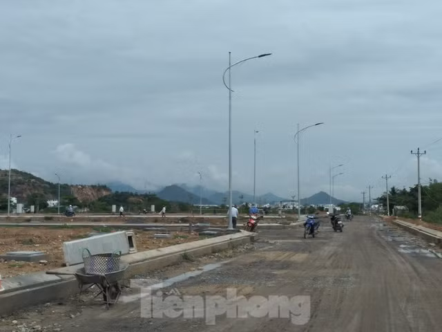 Xây 'chui' cả khu đô thị sinh thái tại Nha Trang - Hình 7 Xay 'chui' ca khu do thi sinh thai tai Nha Trang-Hinh-7