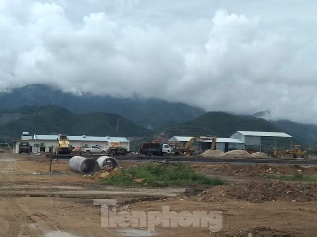 Xây 'chui' cả khu đô thị sinh thái tại Nha Trang - Hình 6 Xay 'chui' ca khu do thi sinh thai tai Nha Trang-Hinh-6