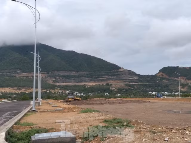Xây 'chui' cả khu đô thị sinh thái tại Nha Trang - Hình 9 Xay 'chui' ca khu do thi sinh thai tai Nha Trang-Hinh-9