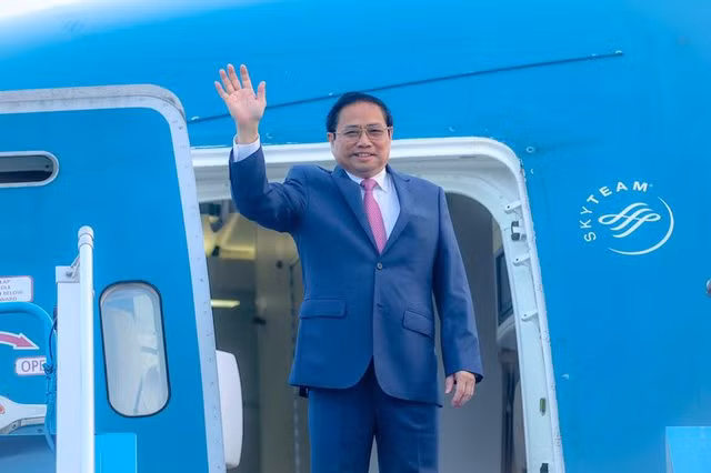 Thủ tướng Phạm Minh Chính lên đường thăm chính thức Campuchia và dự Hội nghị cấp cao ASEAN Thu tuong Pham Minh Chinh len duong tham chinh thuc Campuchia va du Hoi nghi cap cao ASEAN