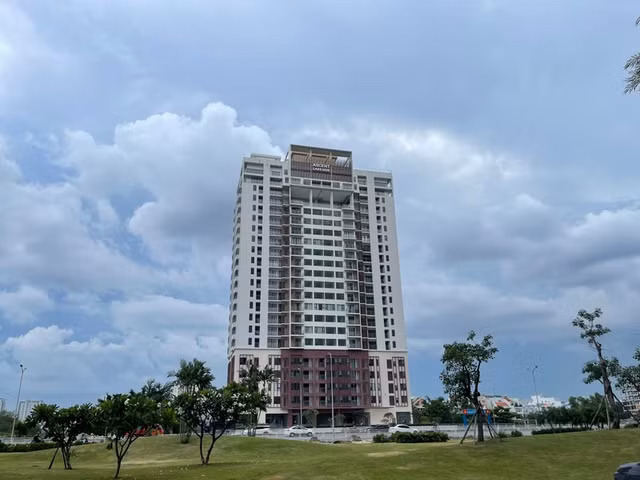 Vi sao du an Ascent Lakeside xay trai hang ngan m2 nhieu nam van chua bi cuong che?