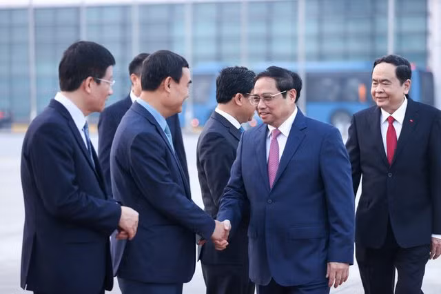 Thủ tướng Phạm Minh Chính lên đường thăm chính thức Campuchia và dự Hội nghị cấp cao ASEAN - Hình 2 Thu tuong Pham Minh Chinh len duong tham chinh thuc Campuchia va du Hoi nghi cap cao ASEAN-Hinh-2