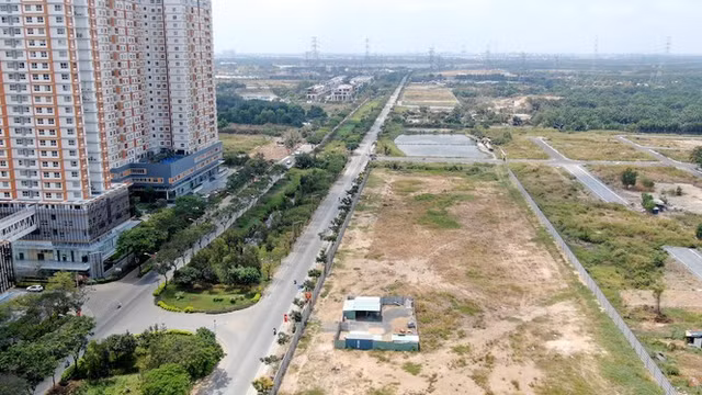 Đây là 4 con đường ken đặc chung cư ở Sài Gòn, khách nghĩ kỹ trước khi xuống tiền - Hình 39 Day la 4 con duong ken dac chung cu o Sai Gon, khach nghi ky truoc khi xuong tien-Hinh-39