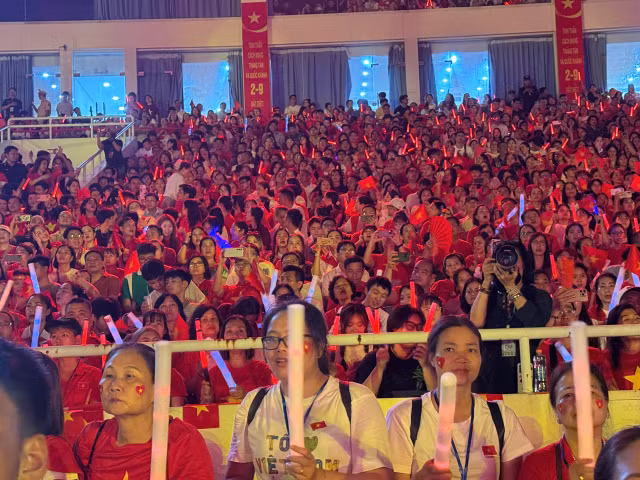 gen-h-concert.jpg