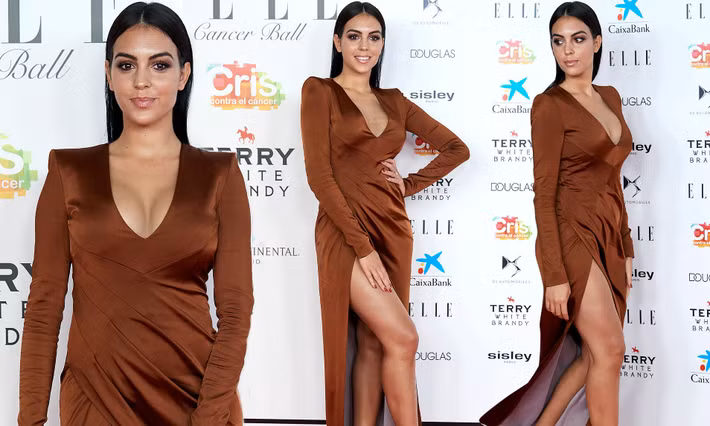 Georgina Rodriguez thường phô diễn ba vòng nóng bỏng bởi cách ăn mặc gợi cảm.