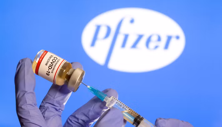 Cơ quan Dược phẩm Châu Âu (EMA) cũng phê duyệt vắc xin Pfizer cho trẻ từ 12 đến 15 tuổi. Kể từ đó, các nước châu Âu đã thực hiện những chính sách tiêm ngừa khác nhau. Hãng Pfizer công bố kết quả thử nghiệm cho thấy vắc xin có hiệu lực 100% trong việc ngăn ngừa COVID-19 ở trẻ em từ 12 - 15 tuổi ; 91% với những người dưới 16 tuổi.
