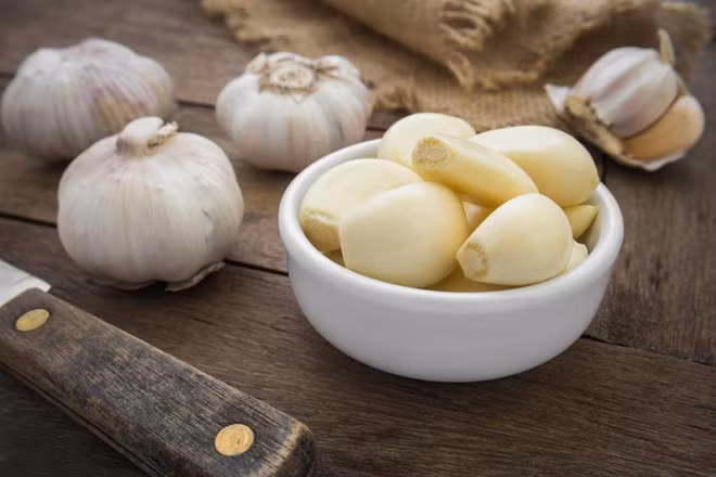 Tỏi: Tỏi lâu nay từng được xem là một loại thực phẩm có thể giúp cải thiện ham muốn và khả năng "yêu" ở cả nam và nữ.
