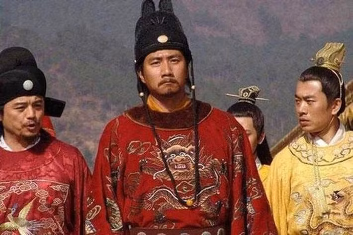 Về sau, thế lực của các phiên vương ngày càng lớn mạnh, trở thành mối đe dọa đối với ngai vàng. Vì vậy, Chu Nguyên Chương đau đáu suy nghĩ tìm cách giải quyết.