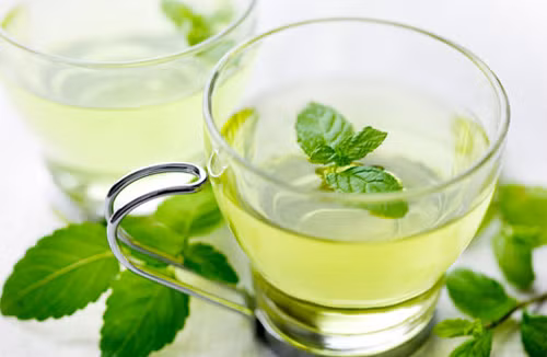 Trà bạc hà giúp cải thiện đường tiêu hóa và cũng có tính chất chống oxy hóa, chống ung thư, kháng virus.