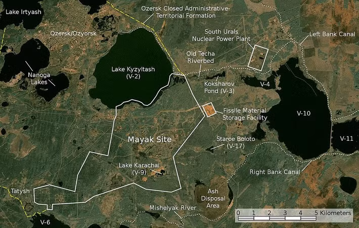 Chelyabinsk không có trên bất cứ tấm bản đồ nào của Liên Xô trong suốt nhiều năm. Nơi này chỉ được biết đến vào những năm 1990. Tại Chelyabinsk, Liên Xô xây dựng cơ sở hạt nhân Mayak. Cơ sở này nằm không xa thị trấn Kyshtym.