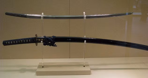 Khi nhắc đến samurai Nhật Bản, người ta thường nghĩ ngay đến thanh kiếm Katana. Vũ khí huyền thoại vô cùng sắc bén này được xem như một phần linh hồn của samurai.