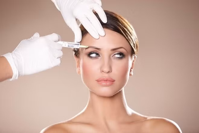 Nguy hiểm nhất là khi nó gây tắc mạch ở não hoặc phổi vì có thể gây ra nhiều rối loạn nặng nề cho bệnh nhân, thậm chí có thể gây tử vong.