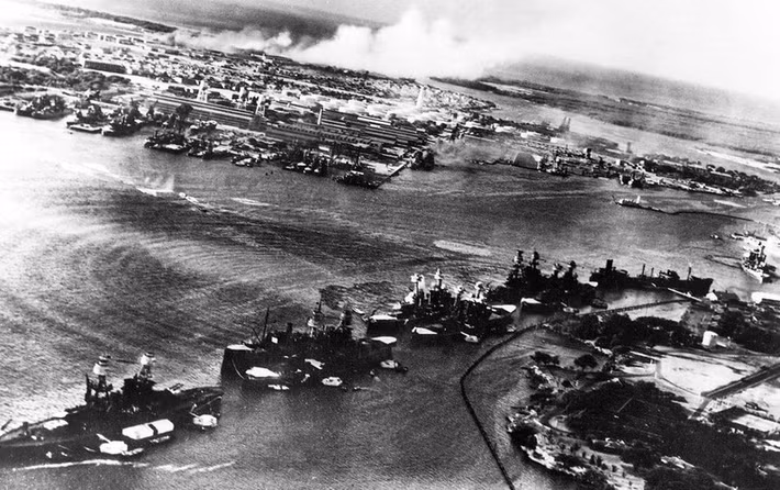 Chính vì vậy, nhiều chuyên gia đánh giá cuộc chiến kéo dài 90 phút ở Trân Châu Cảng năm 1941 đã làm thay đổi cục diện Chiến tranh thế giới 2. Với sự tham gia của Mỹ, Nhật Bản có thêm 1 kẻ thù mạnh và cuối cùng nhận lấy thất bại cay đắng.