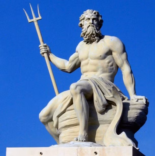 Trong số này có việc thần Zeus từng đem lòng yêu nữ thần Leto. Vị thần này sinh cho Zeus hai người con là Apollo và Artemis.