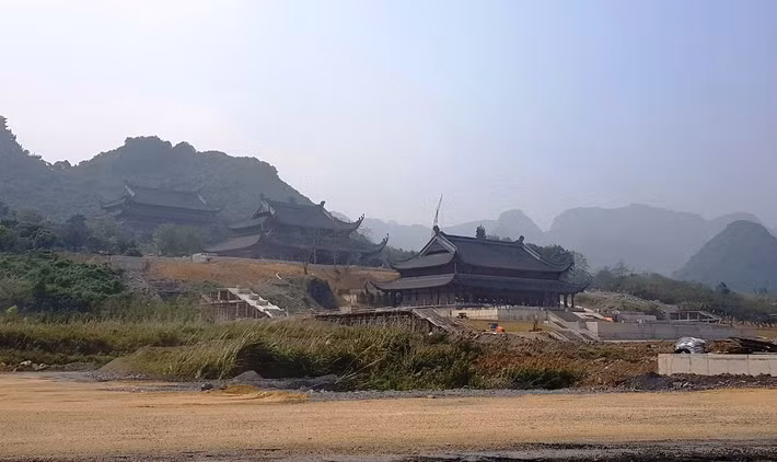 Khu tâm linh chùa Tam Chúc nhìn tổng quát.