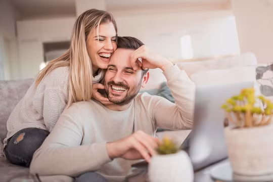 Thông thường, thời gian này kéo dài từ 3 - 5 phút. Chính vì vậy, nếu kéo dài từ 10 đến 30 phút thì có nghĩa là đã có chuyện bất thường. Có thể là do mạch máu bị tắc bất thường và không có khả năng thông trở lại, cần đi khám kịp thời để tránh trường hợp xấu.
