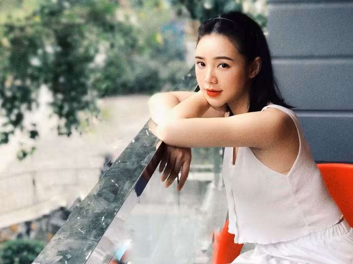 Sau đó để duy trì vóc dáng hiệu quả, cô đã thay đổi thói quen sinh hoạt, luyện tập và chế độ dinh dưỡng. Việc thay đổi thói quen ăn đồ ăn nhanh và thay thế bằng rau xanh, các loại hạt kết hợp với lịch tập luyện thể thao, nghỉ ngơi hợp lý là bí quyết cải thiện sắc đẹp và dáng vóc của Quỳnh Kool.