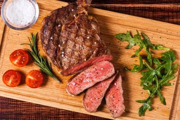 Các chuyên gia y tế cảnh báo, tỷ lệ trâu, bò nhiễm sán lá gan từ 31 – 98% và bệnh có diễn biến cấp tính, có thể nguy hiểm tới tính mạng.