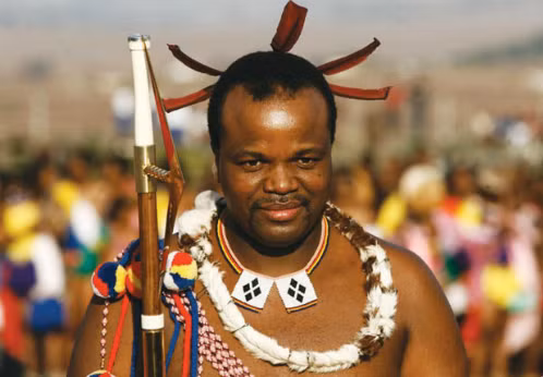 Quốc vương Mswati III của Swaziland là một trong những thành viên hoàng gia nổi tiếng nhất thế giới có những cách chọn vợ vô cùng đặc biệt. Ông là con trai vua Sobhuza II.
