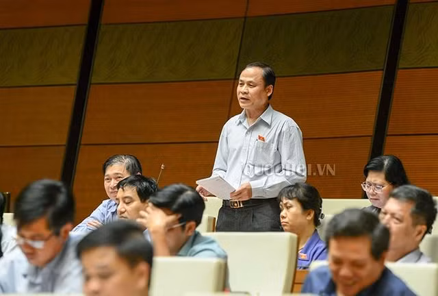 ĐBQH: Tham nhũng như sâu, phải gọi là “diệt” chứ không thể chống DBQH: Tham nhung nhu sau, phai goi la “diet” chu khong the chong