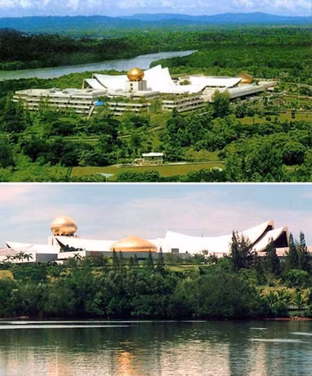 Sự giàu có "khủng khiếp" của Quốc vương tự lái máy bay sang dự APEC - Hình 3 Su giau co "khung khiep" cua Quoc vuong tu lai may bay sang du APEC-Hinh-3
