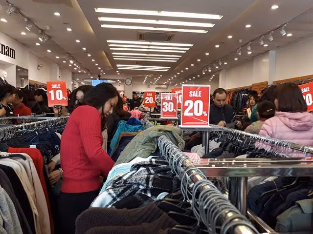 Khách thất vọng với khuyến mãi Black Friday “treo đầu dê, bán thịt chó” - Hình 3 Khach that vong voi khuyen mai Black Friday “treo dau de, ban thit cho”-Hinh-3