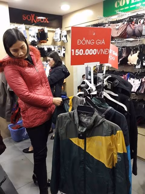 Khách thất vọng với khuyến mãi Black Friday “treo đầu dê, bán thịt chó” - Hình 5 Khach that vong voi khuyen mai Black Friday “treo dau de, ban thit cho”-Hinh-5