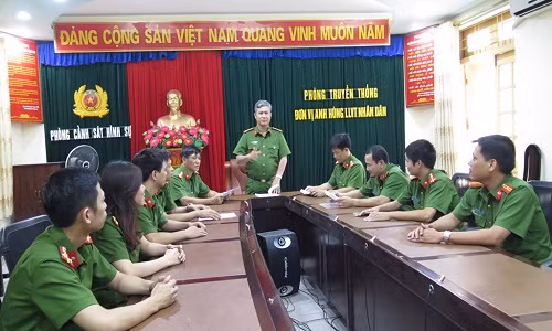 Đại tá công an kể vụ chặn đứng tiệc quy tụ 500 giang hồ cả nước - Hình 2 Dai ta cong an ke vu chan dung tiec quy tu 500 giang ho ca nuoc-Hinh-2