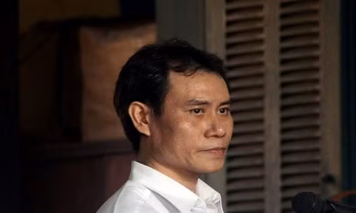 Nguyên thiếu úy công an – bị cáo Lê Hoàng Quân tại phiên tòa sáng 13/7. Ảnh: Tân Châu Nguyên thiếu úy công an – bị cáo Lê Hoàng Quân tại phiên tòa sáng 13/7. Ảnh: Tân Châu