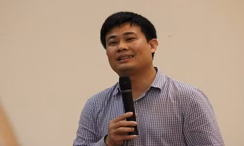 TS. Sái Công Hồng thông tin về đề thi trong kì thi THPT Quốc gia 2018. Ảnh: CL TS. Sái Công Hồng thông tin về đề thi trong kì thi THPT Quốc gia 2018. Ảnh: CL