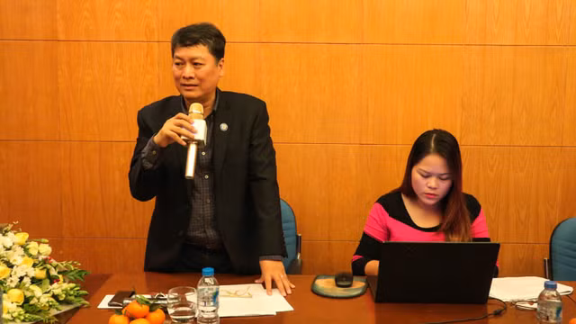 PGS.TS Nguyễn Đức Chính – Trưởng khoa phẫu thuật nhiễm khuẩn – Trưởng phòng Kế hoạch Tổng hợp – Bệnh viện Việt Đức. PGS.TS Nguyễn Đức Chính – Trưởng khoa phẫu thuật nhiễm khuẩn – Trưởng phòng Kế hoạch Tổng hợp – Bệnh viện Việt Đức.