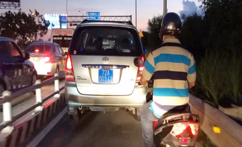 Xe biển xanh "chạy láo” trên cao tốc: Cục CSGT vào cuộc Xe bien xanh