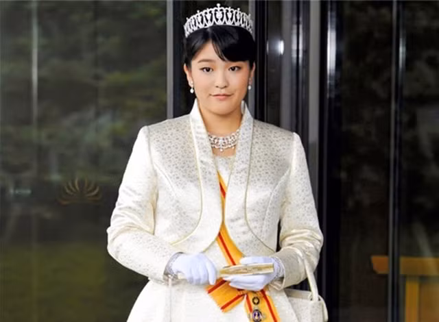 Nhan sac cong chua Nhat tu bo dia vi yeu thuong dan