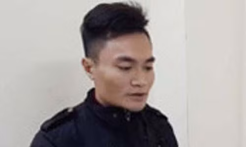 Đối tượng Hùng bị CAQ Đống Đa bắt giữ. Đối tượng Hùng bị CAQ Đống Đa bắt giữ.