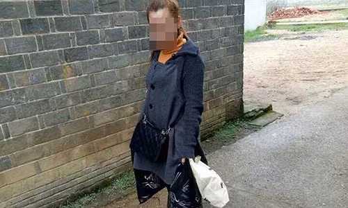 LNPT đã rất khéo léo xoay xở để thoát được một cuộc ép bán thân. Ảnh: H.MINH LNPT đã rất khéo léo xoay xở để thoát được một cuộc ép bán thân. Ảnh: H.MINH