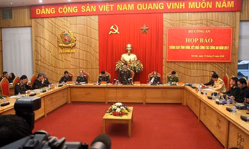 Vụ án được nêu ra tại cuộc họp báo của Bộ Công an ngày 15/1 - Ảnh: PHƯƠNG CHINH Vụ án được nêu ra tại cuộc họp báo của Bộ Công an ngày 15/1 - Ảnh: PHƯƠNG CHINH