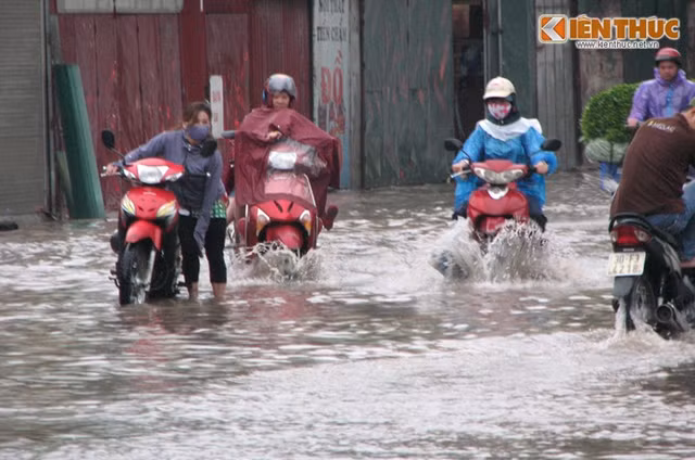 Chủ tịch UBND TP Hà Nội ra công điện khẩn ứng phó siêu bão Mangkhut Chu tich UBND TP Ha Noi ra cong dien khan ung pho sieu bao Mangkhut