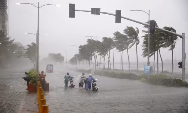 Công điện của Thủ tướng chỉ đạo ứng phó khẩn cấp bão Mangkhut - Hình 2 Cong dien cua Thu tuong chi dao ung pho khan cap bao Mangkhut-Hinh-2
