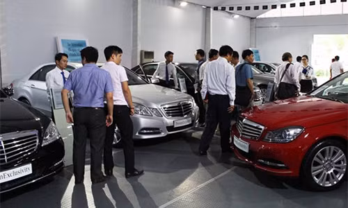 Ô tô loạn giá, khách rủ nhau đừng mua xe kẻo thiệt thân - Hình 2 O to loan gia, khach ru nhau dung mua xe keo thiet than-Hinh-2