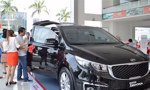 Ô tô loạn giá, khách rủ nhau đừng mua xe kẻo thiệt thân O to loan gia, khach ru nhau dung mua xe keo thiet than