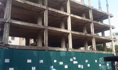 Dự án Trung tâm thương mại và dịch vụ Trương Định của Hapro xây đến tầng 4 rồi bỏ hoang hơn 10 năm nay. Dự án Trung tâm thương mại và dịch vụ Trương Định của Hapro xây đến tầng 4 rồi bỏ hoang hơn 10 năm nay.