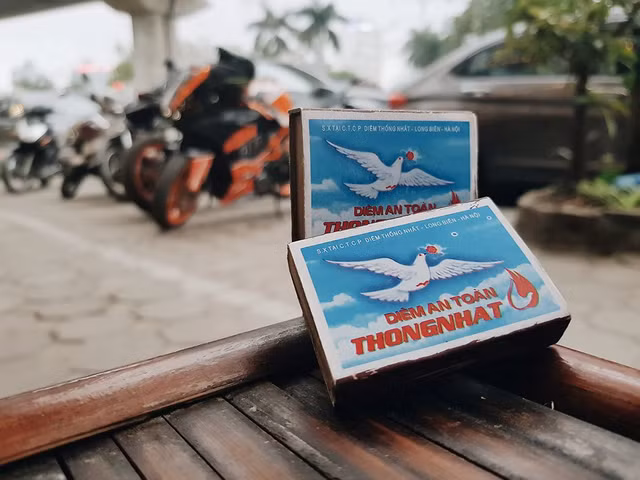 Diêm Thống Nhất đang dần chuyển hướng kinh doanh từ sản xuất diêm sang bật lửa. Ảnh: QT. Diêm Thống Nhất đang dần chuyển hướng kinh doanh từ sản xuất diêm sang bật lửa. Ảnh: QT.