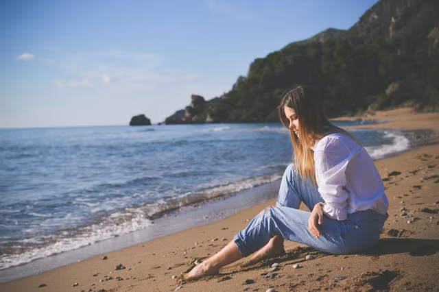 Người yêu cũ à, xin anh biến mất khỏi cuộc đời tôi! Nguoi yeu cu a, xin anh bien mat khoi cuoc doi toi!