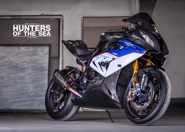 Siêu “cá mập” BMW S1000RR với dàn đồ chơi đắt giá Sieu “ca map” BMW S1000RR voi dan do choi dat gia