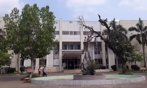 Tai biến chạy thận ở Hòa Bình: Gỡ niêm phong máy móc Tai bien chay than o Hoa Binh: Go niem phong may moc